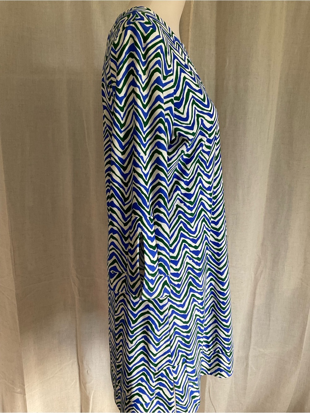 Jude Connally L Blue Green Chevron Print Stretch Knit Shift Dress USA Made - Picture 4 of 7